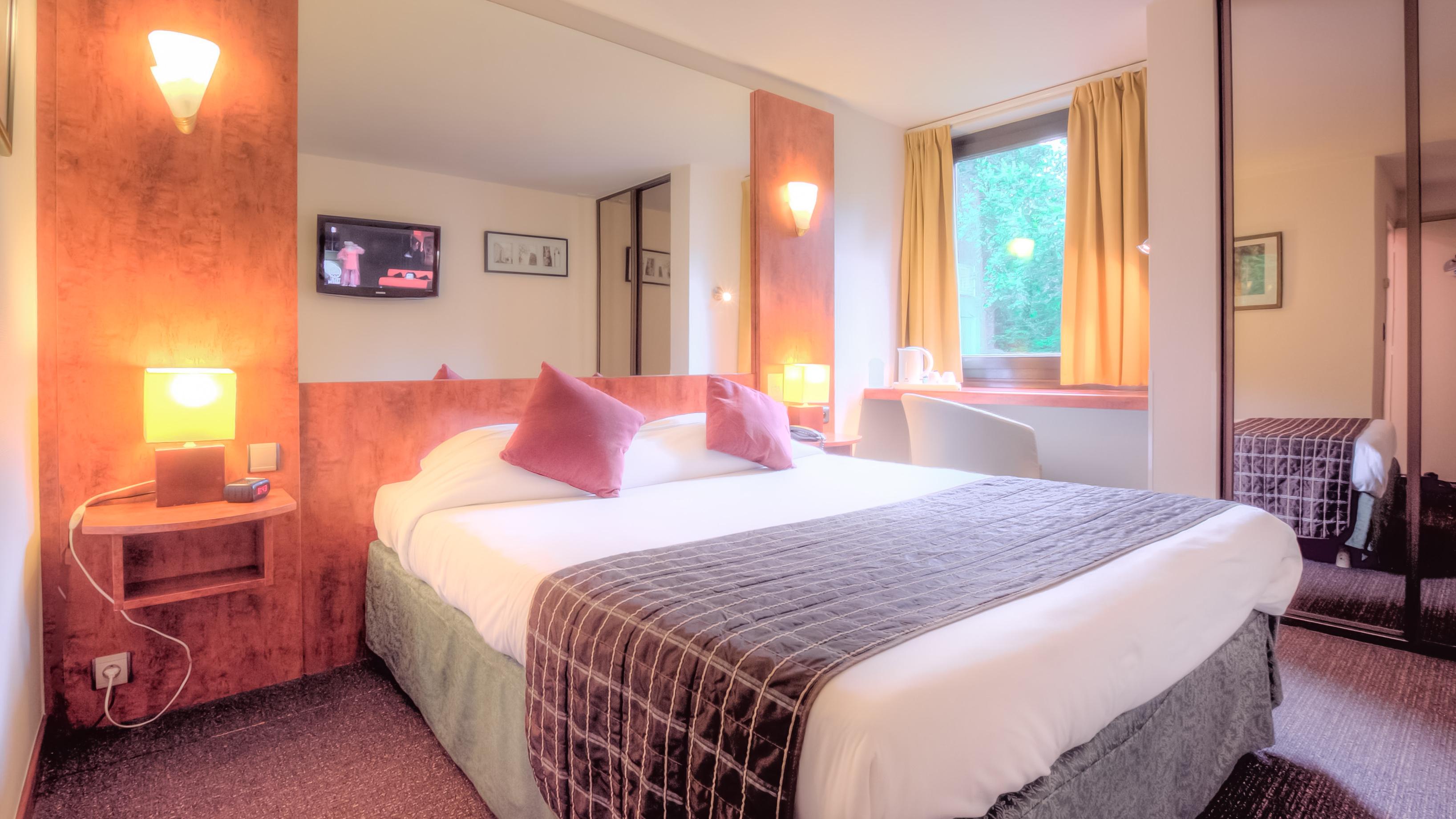 Logis Hotel Restaurant Des Acacias Lille Neuville En Ferrain Neuville-en-Ferrain Ngoại thất bức ảnh