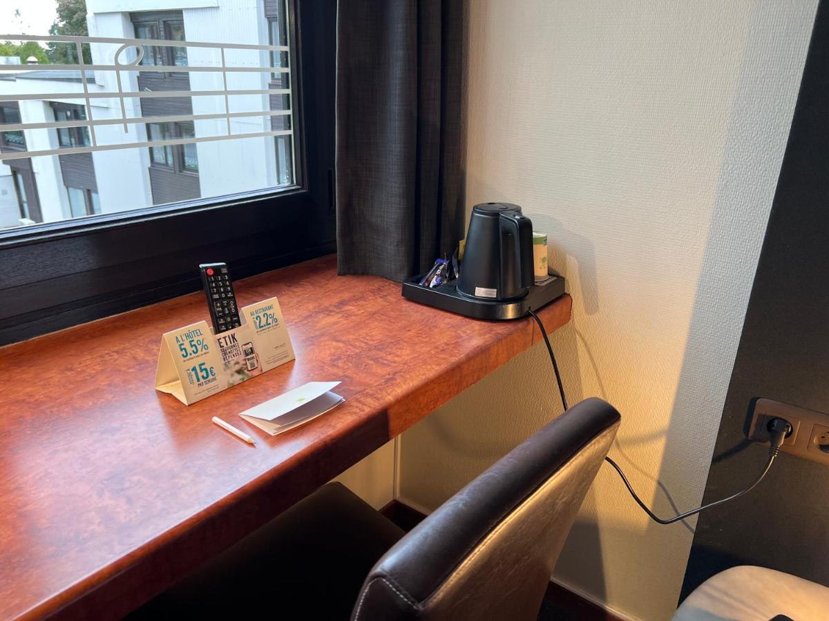 Logis Hotel Restaurant Des Acacias Lille Neuville En Ferrain Neuville-en-Ferrain Ngoại thất bức ảnh