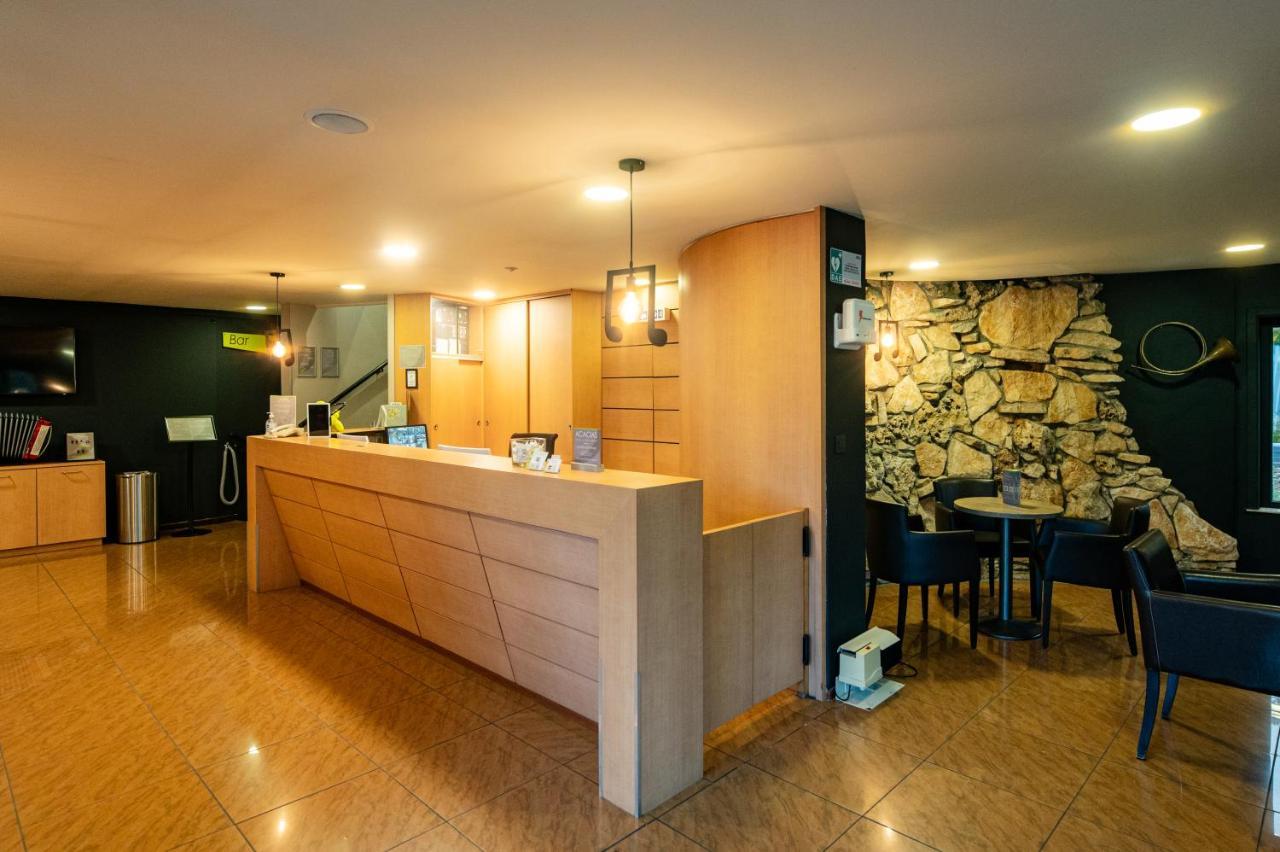 Logis Hotel Restaurant Des Acacias Lille Neuville En Ferrain Neuville-en-Ferrain Ngoại thất bức ảnh