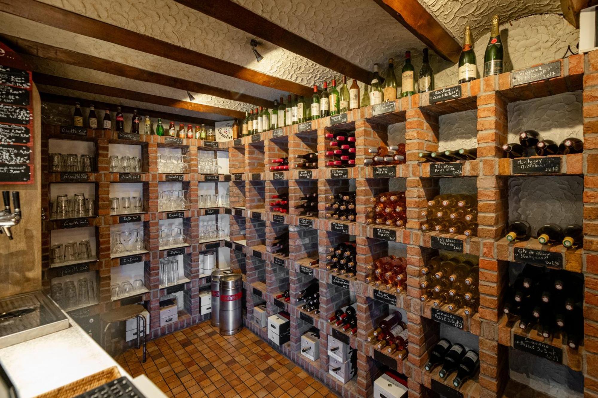Logis Hotel Restaurant Des Acacias Lille Neuville En Ferrain Neuville-en-Ferrain Ngoại thất bức ảnh