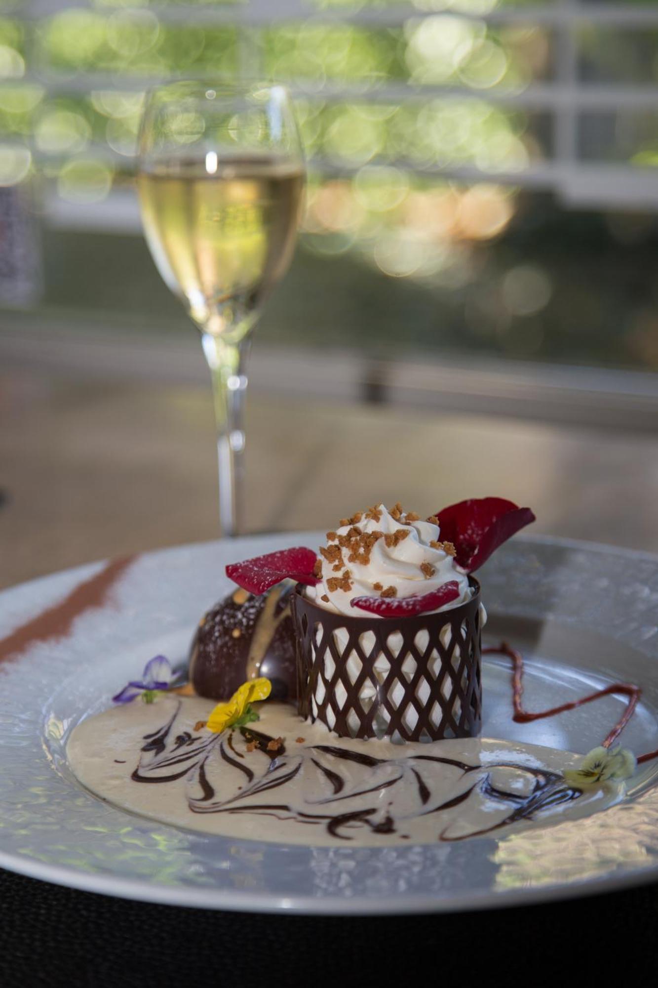 Logis Hotel Restaurant Des Acacias Lille Neuville En Ferrain Neuville-en-Ferrain Ngoại thất bức ảnh