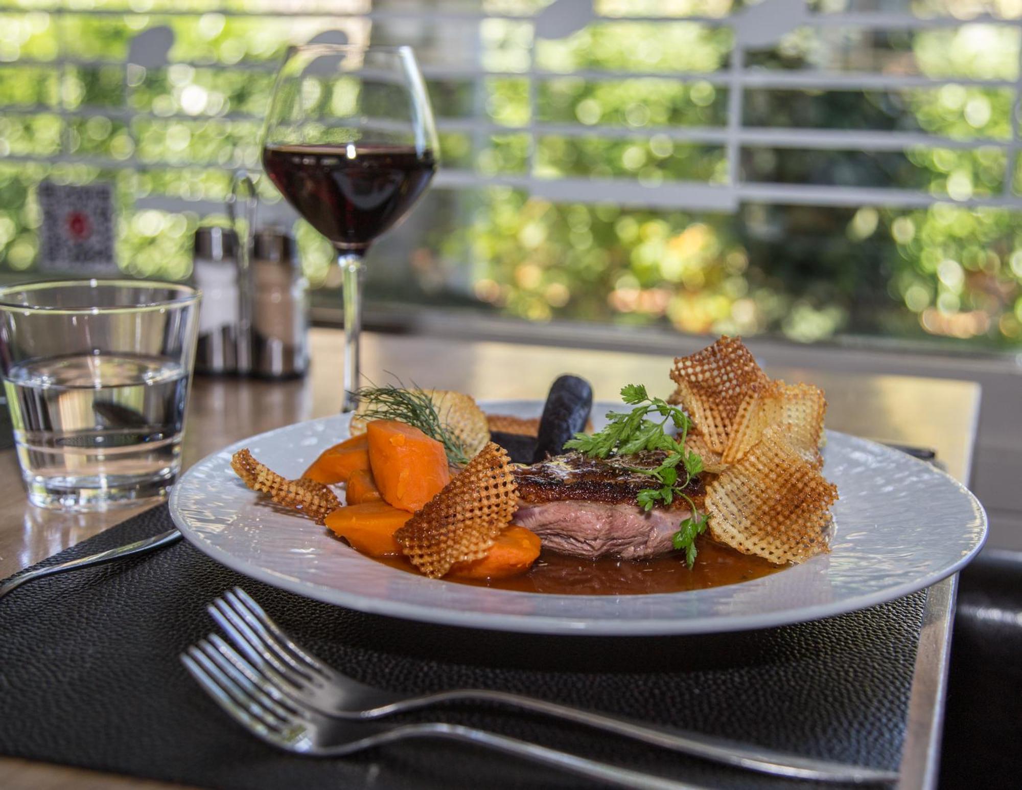 Logis Hotel Restaurant Des Acacias Lille Neuville En Ferrain Neuville-en-Ferrain Ngoại thất bức ảnh